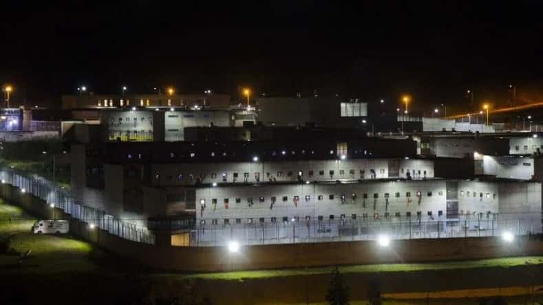Bloody riots in Ecuador prisons, eight prisoners killed, and 10 injured