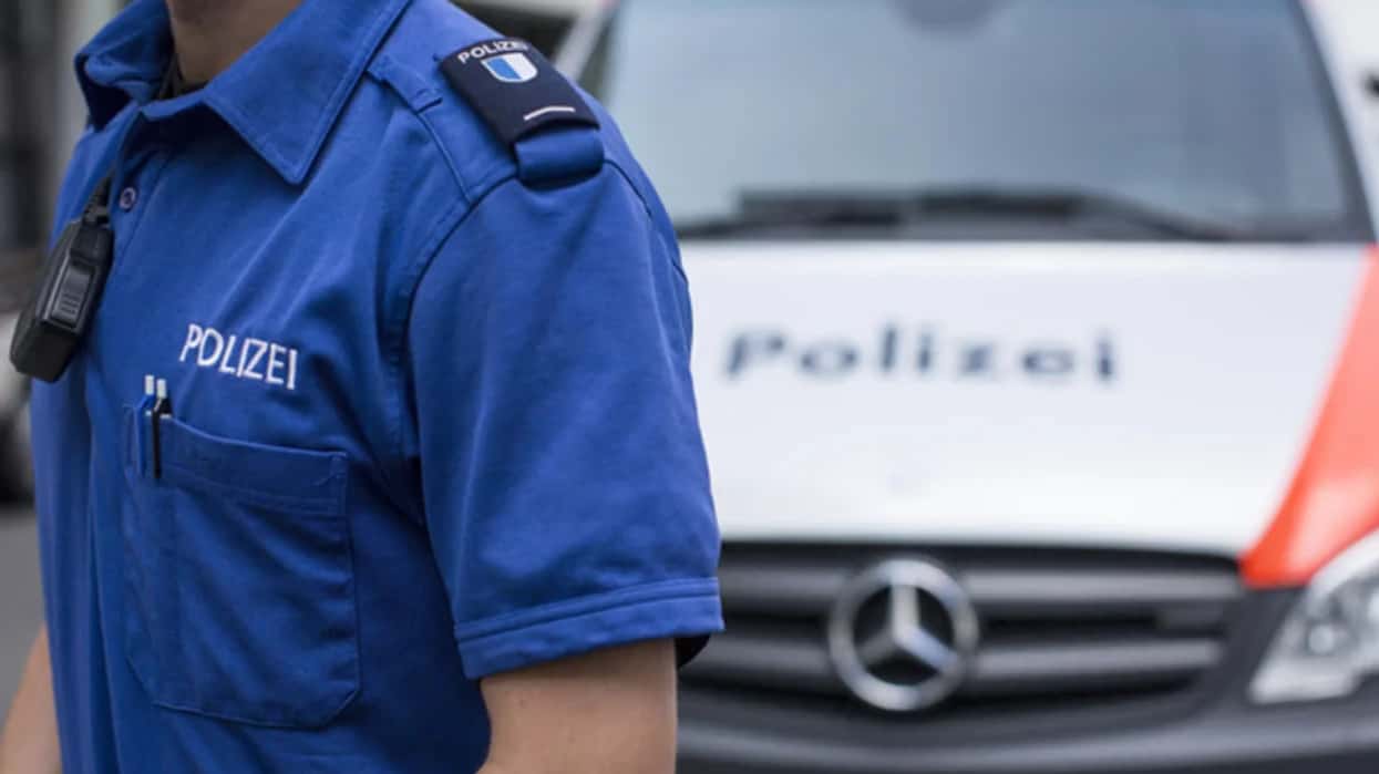 Albanian jumping out of the window to flee police in Switzerland, arrested after escape are found heroin, cocaine and weapons