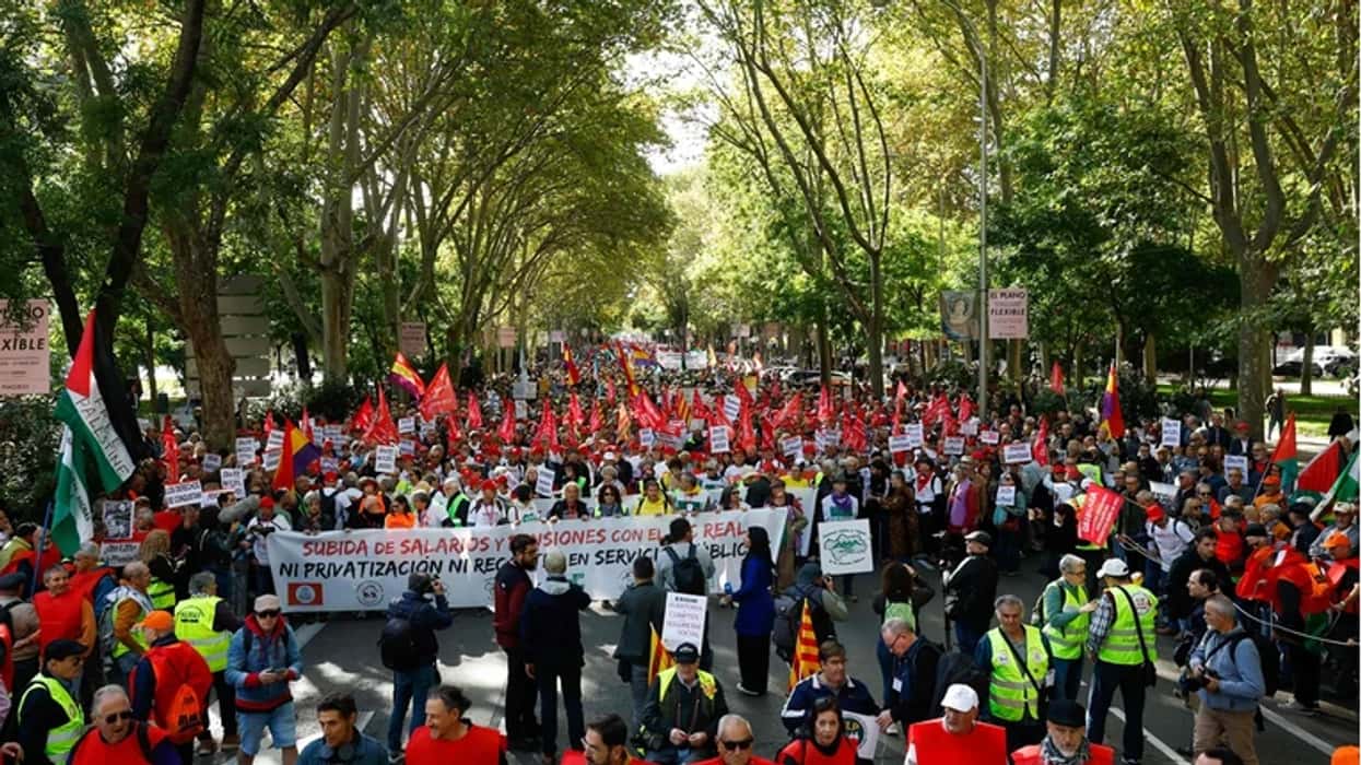 Thousands of citizens protest in Madrid, demand higher pensions and better living conditions