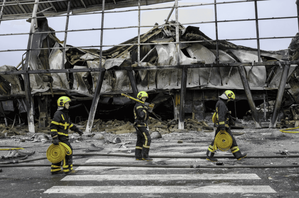 Russia bombards Kiev with rockets several hours after agreeing to resume talks with Ukraine
