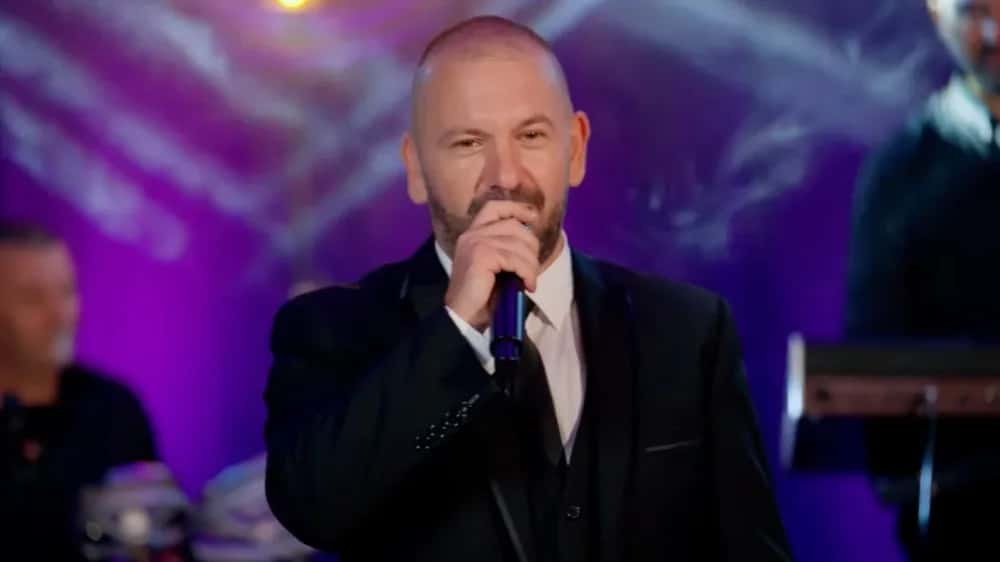 He was shot with a firearm by singer Taulant Hoti at Shkodra, the author was undercover.