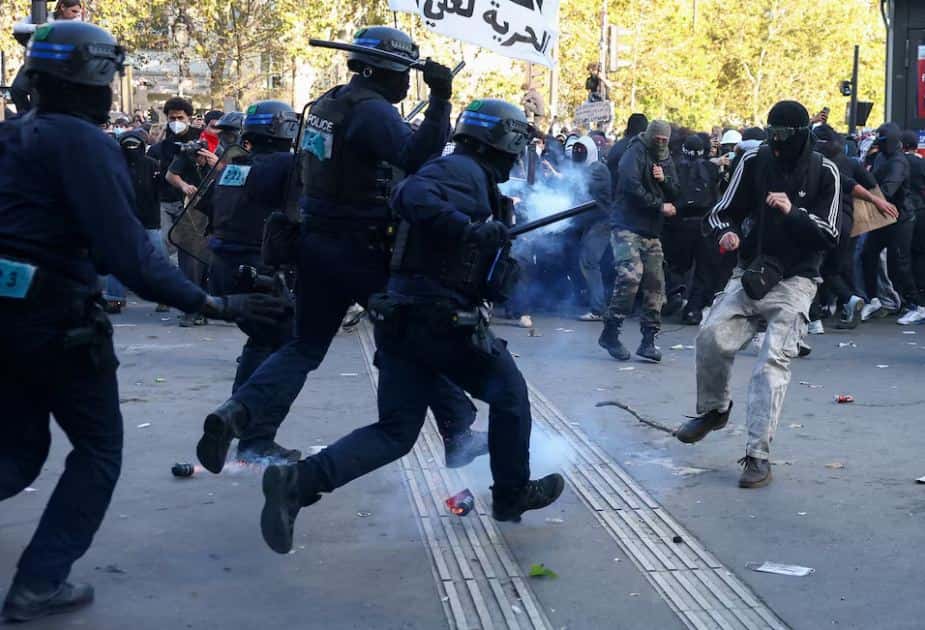 Protests in Paris, French Interior Minister Urges Police to Keep on the Watch