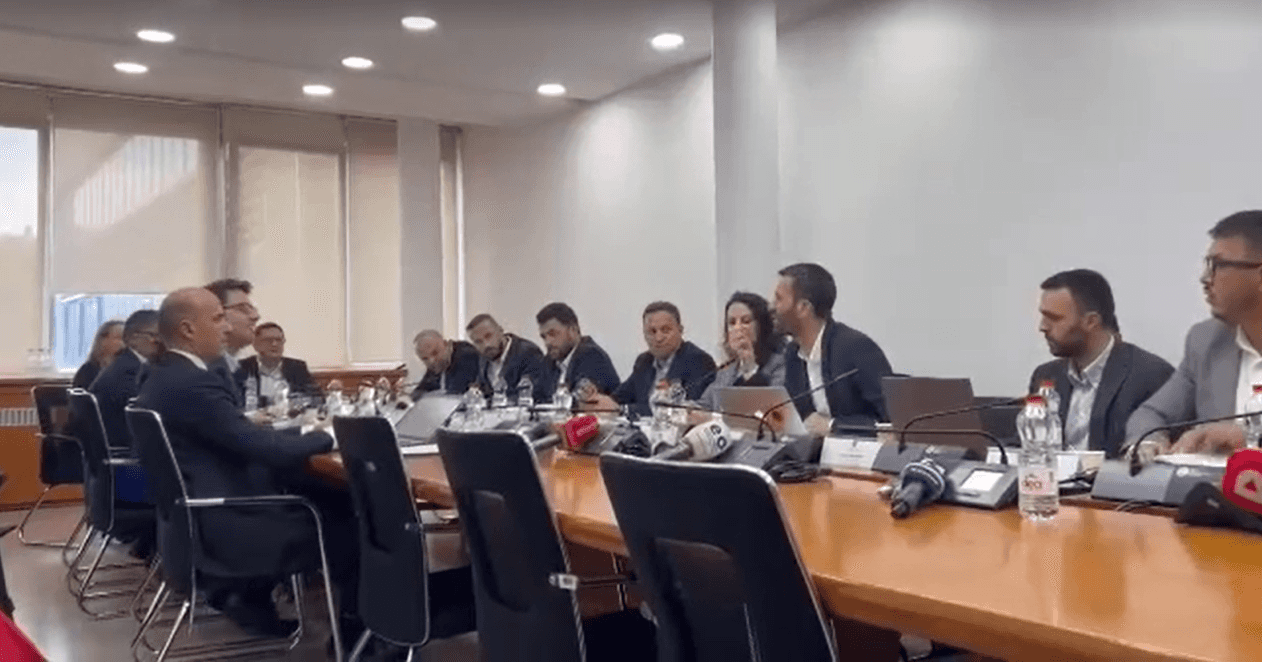 Collusion between Bemerman and Murat for salaries of parallel structure employees