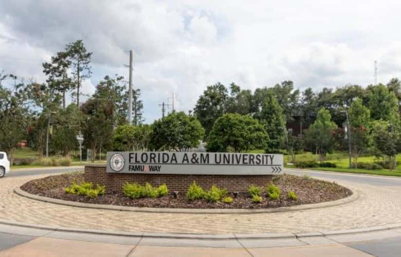 Gunshots in Florida, 12 wounded.