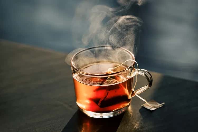 Tea can lower the risk of stroke, but temperature matters
