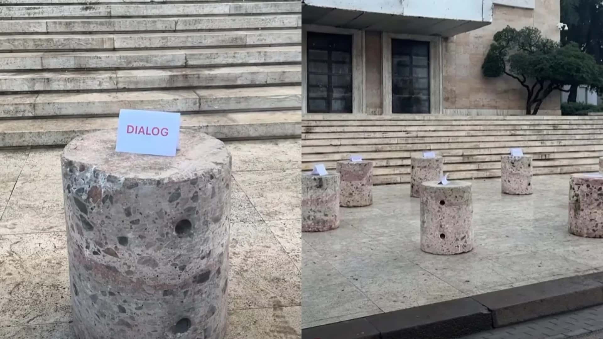 Rama does not give up calling for dialogue, lay stone benches after protesters destroyed chairs