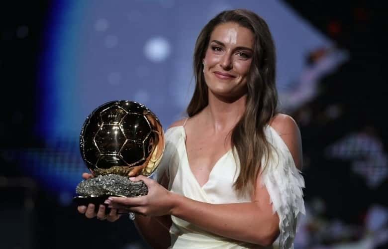 Alexia Putellas announces winner of Golden Top