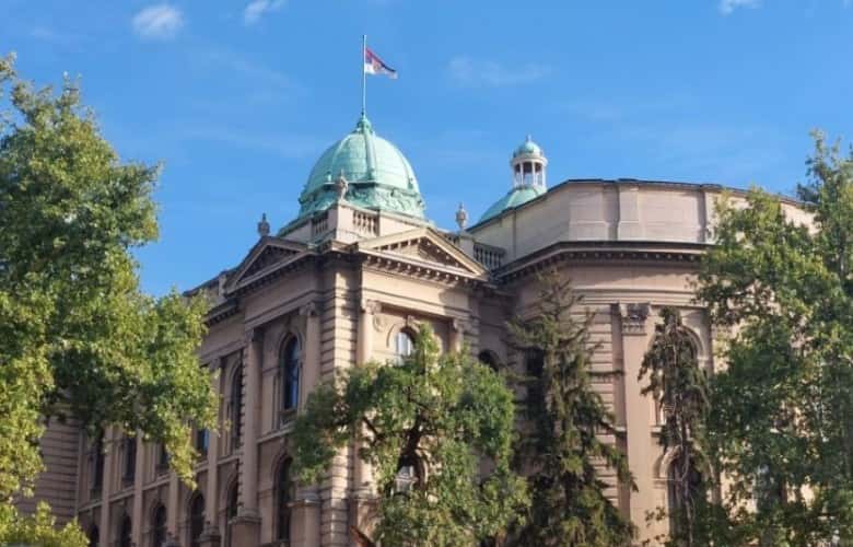 Students list prepares for power, Vuciq challenges new government