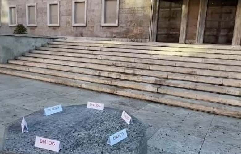 Rama again seeks dialogue with students and professors